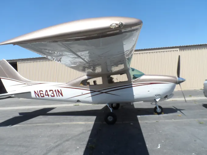 High-wing Cessna paint finish close-up